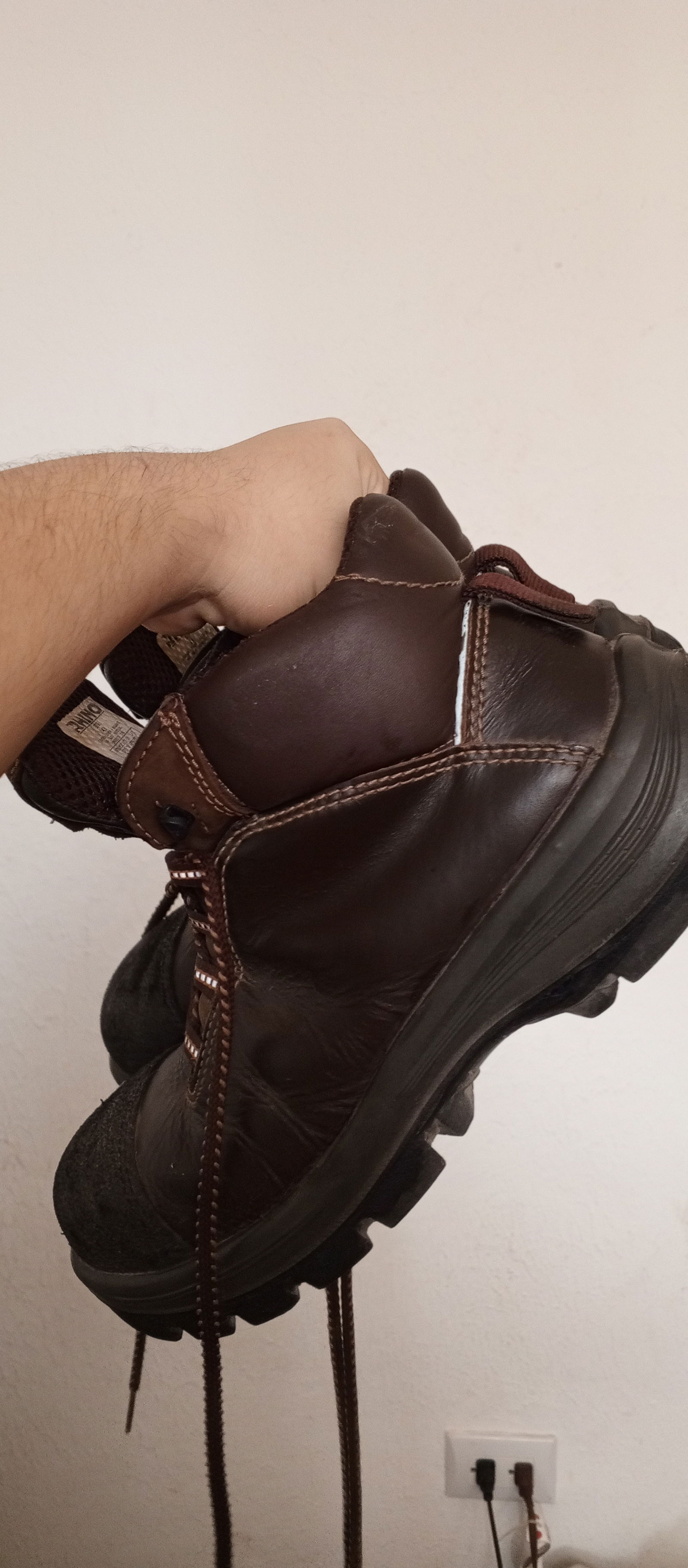 Botas Rhino con cubo