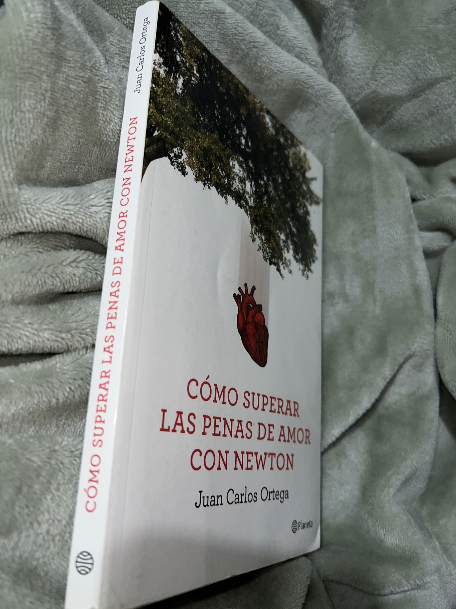 Libro “Cómo superar las penas de amor con Newton”