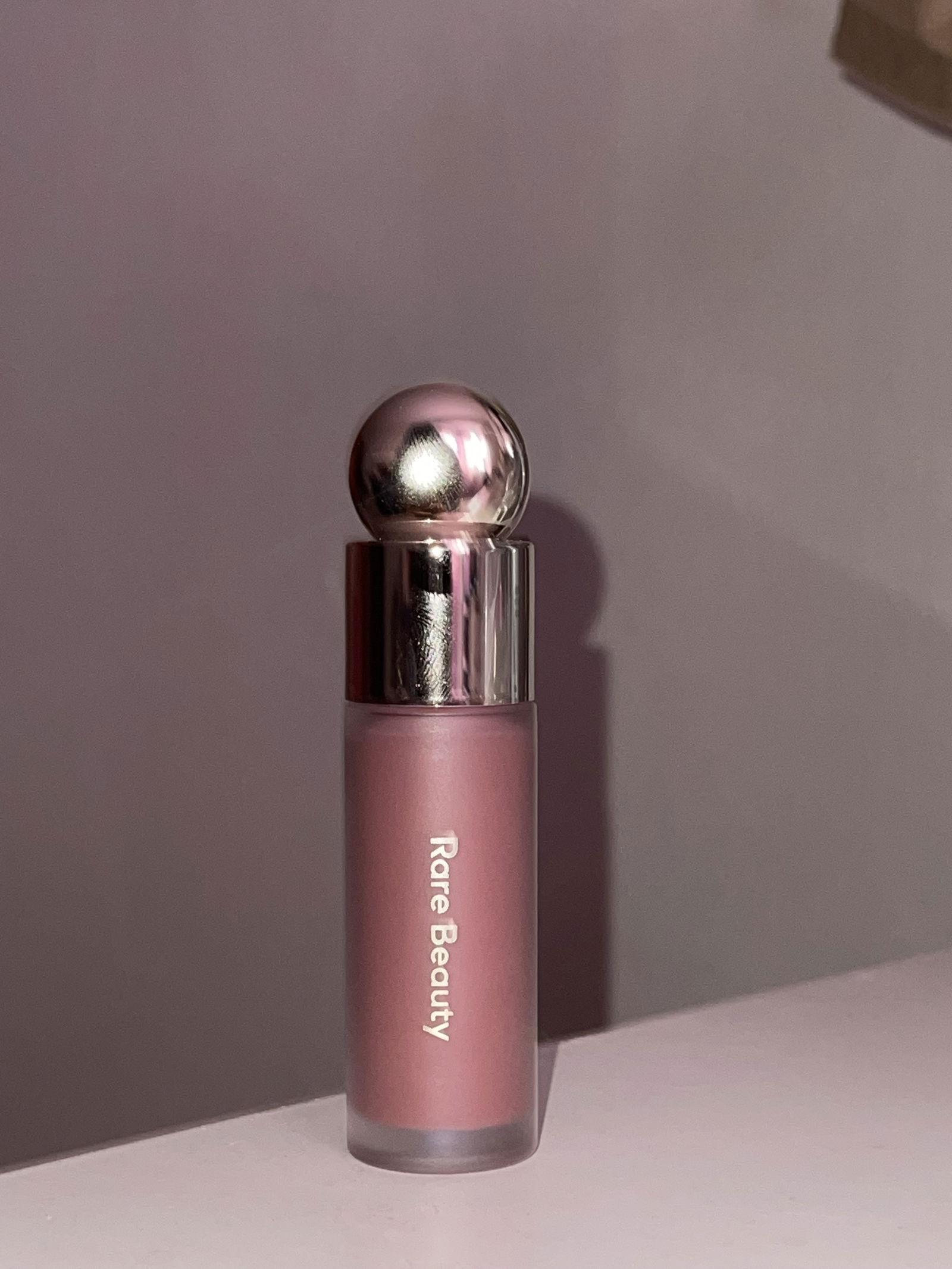 Rare Beauty Blush, tono Believe