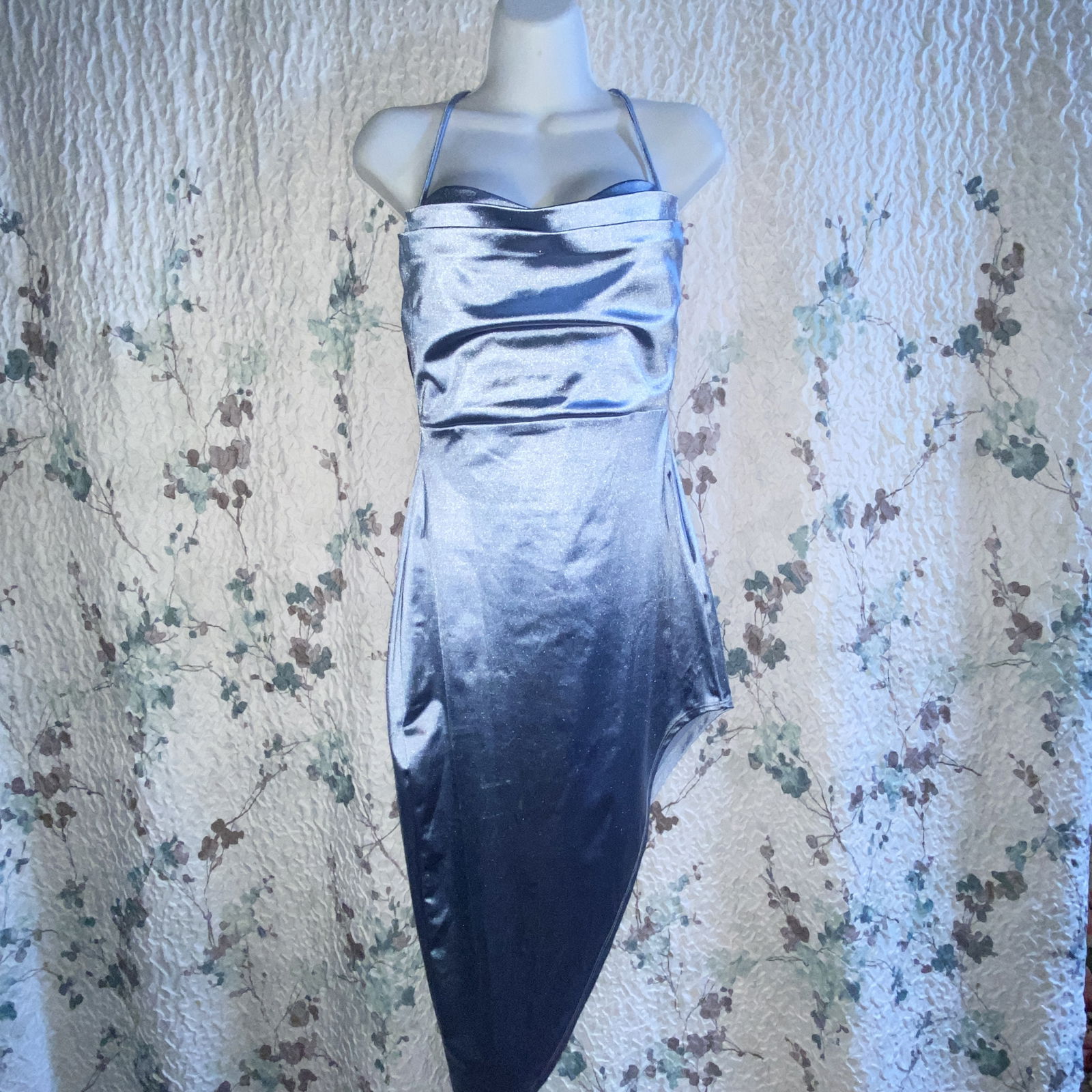Vestido Azul Perlado Elegante