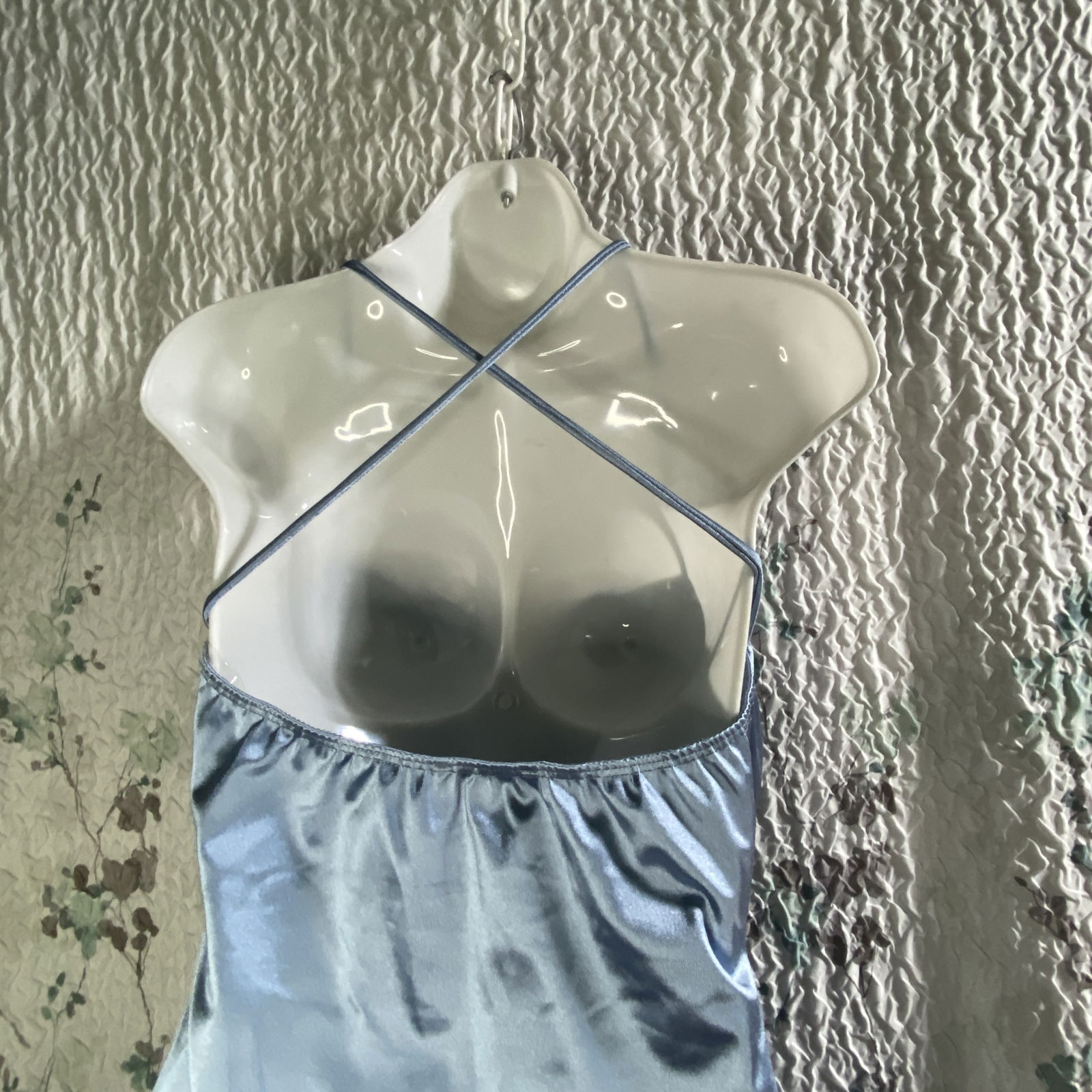 Vestido Azul Perlado Elegante