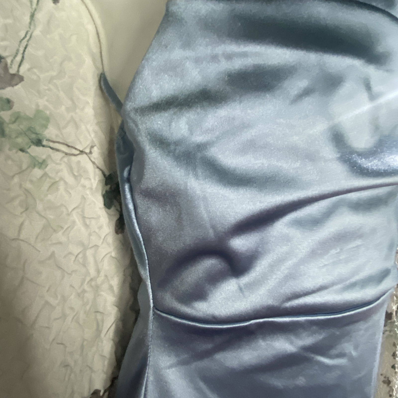 Vestido Azul Perlado Elegante