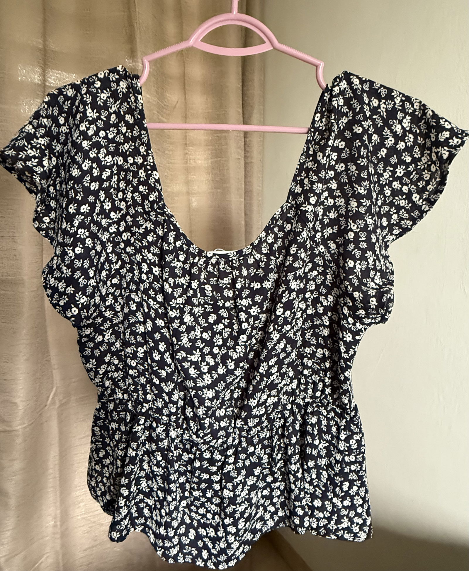 Blusa floral negra