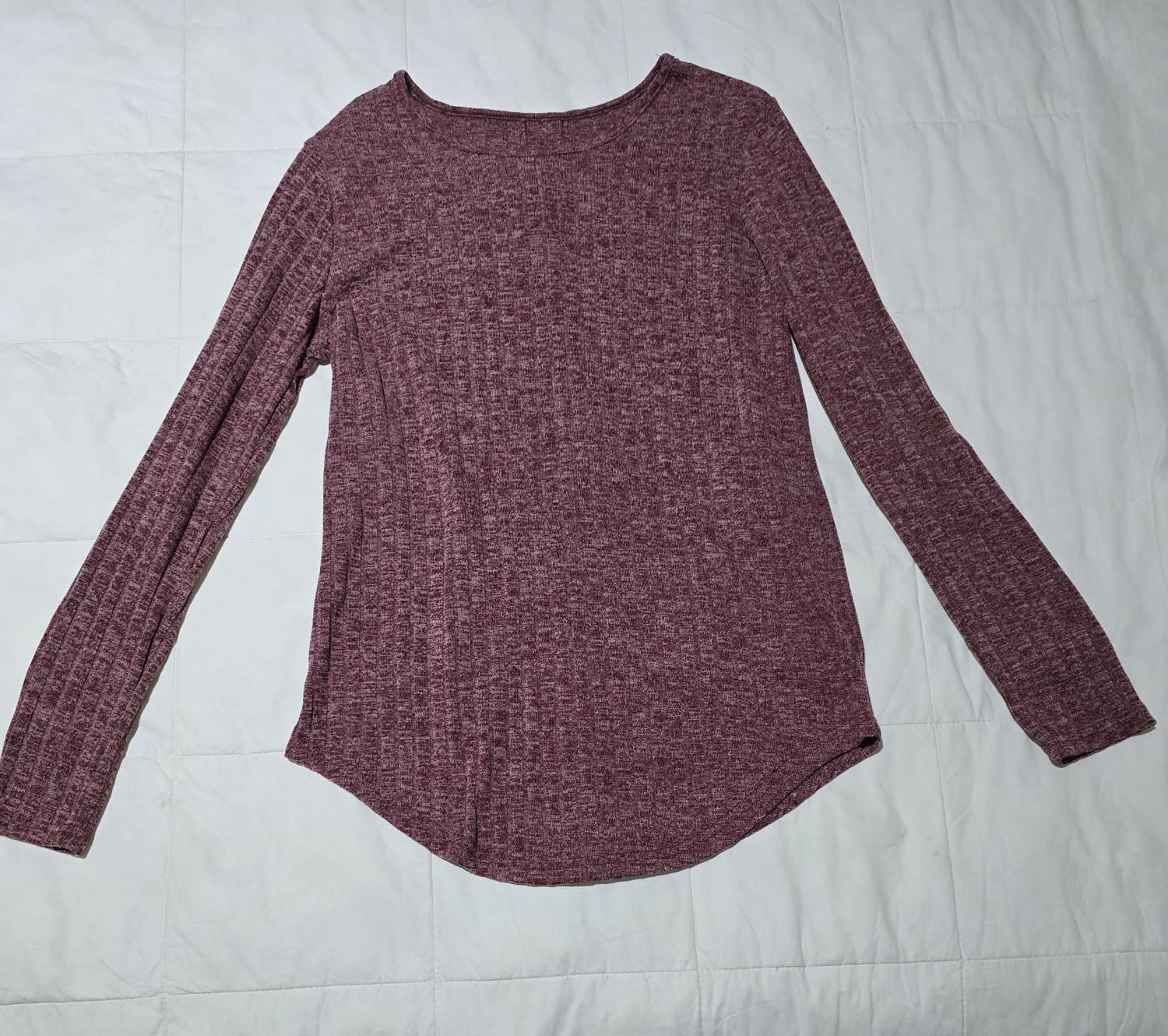 Blusa de manga larga color vino tinto