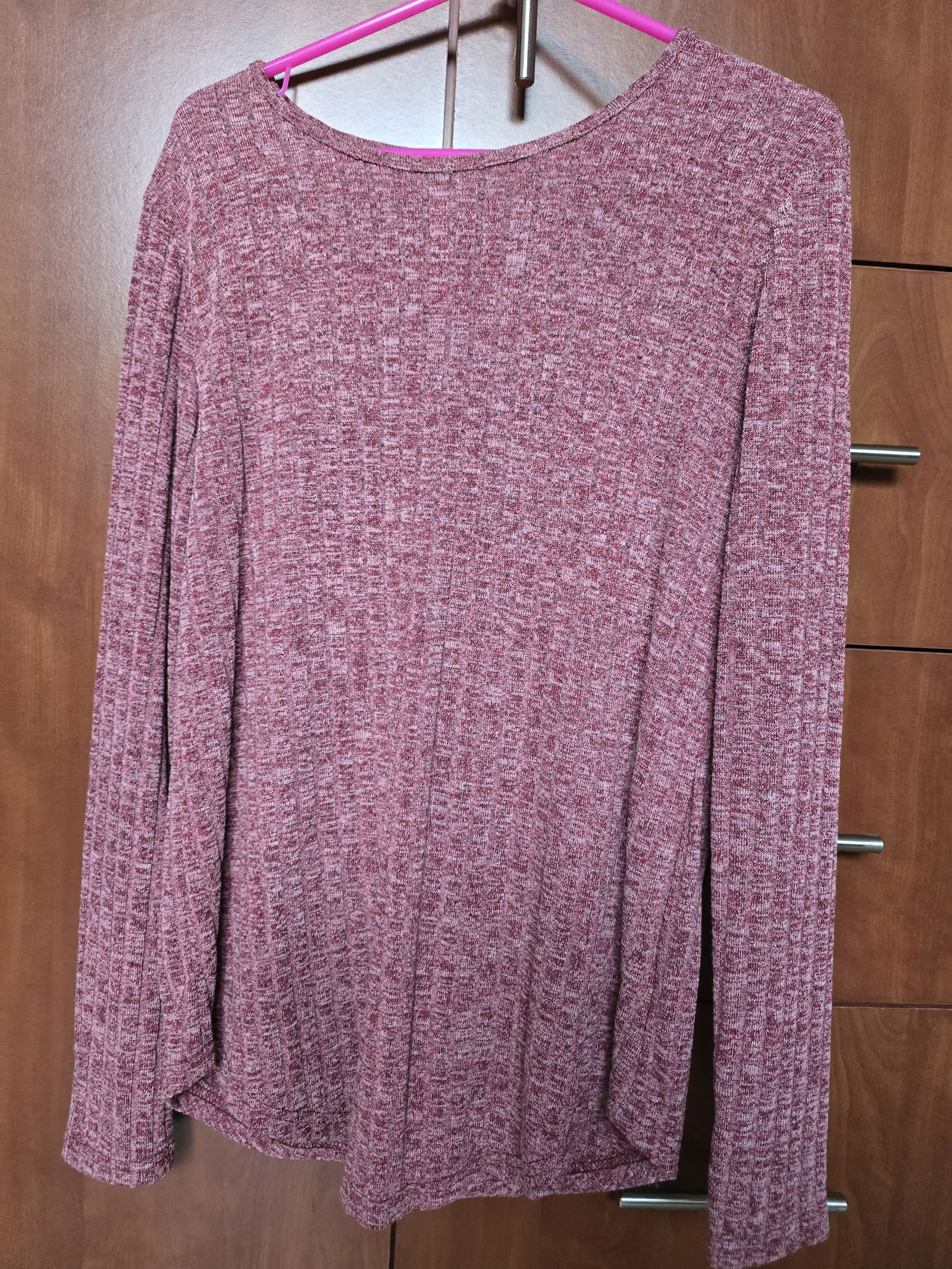 Blusa de manga larga color vino tinto