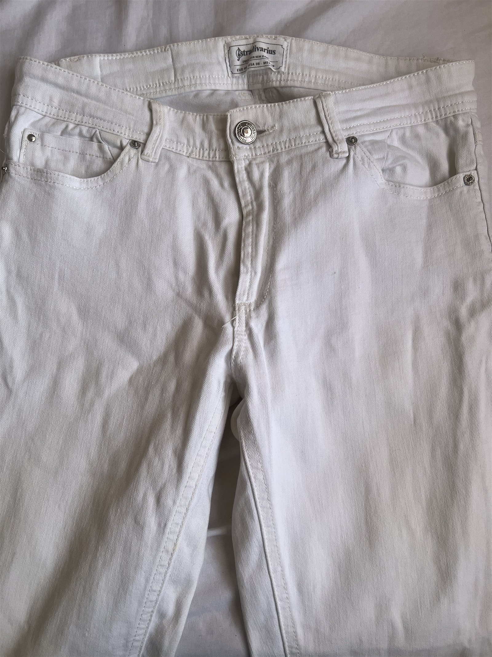 Stradivarius jeans blancos hot sale